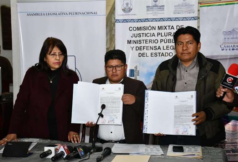 Acto de apertura de los libros de registro. Foto: APG