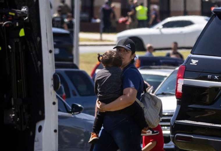 Al menos 4 muertos y 9 heridos en un tiroteo en una escuela secundaria de Georgia, Estados Unidos