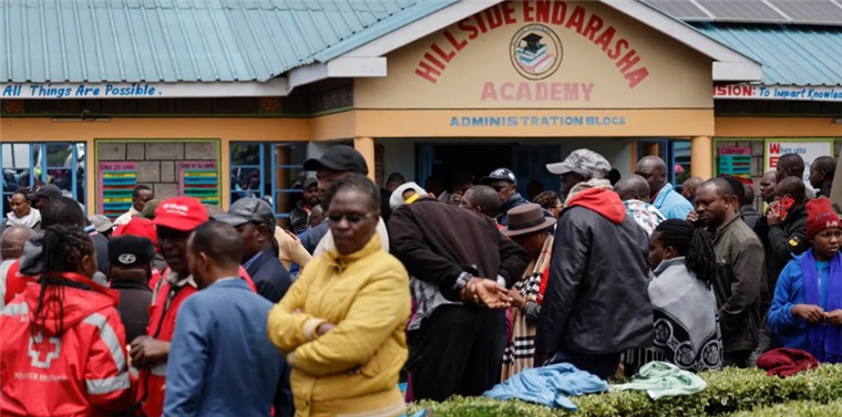 Al menos 17 niños muertos y 70 desaparecidos tras incendio de una escuela en Kenia