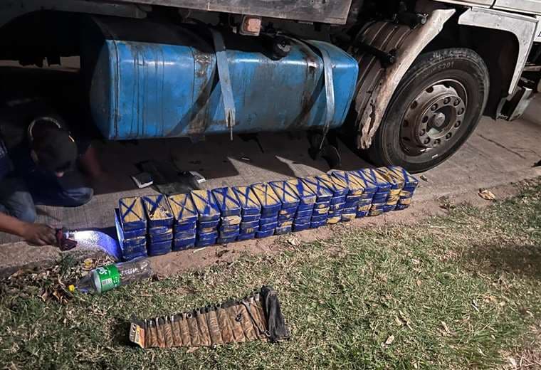 Secuestran camión que transportaba 84 kilos de cocaína en el tanque de combustible