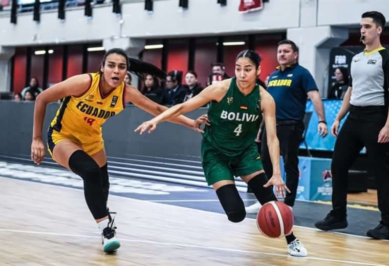 Bolivia (de verde) acarició el triunfo ante Ecuador. Foto: FIBA América