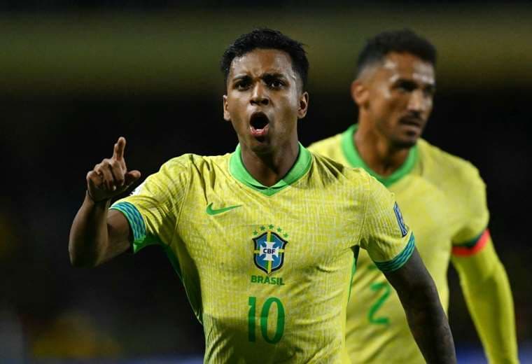 Rodrygo puso en ventaja a Brasil a la media hora de juego. Foto: AFP