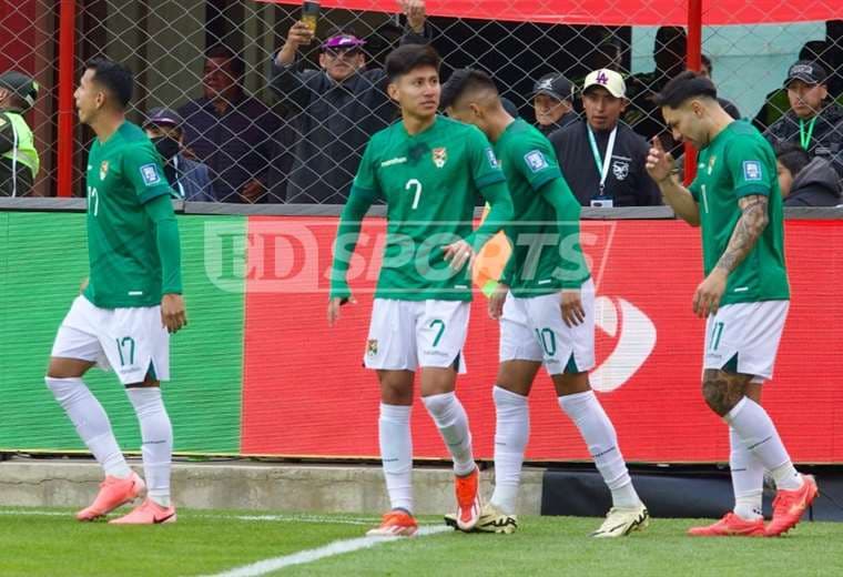 El seleccionado nacional utilizó nuevamente la polera verde. Foto: Joel Justiniano