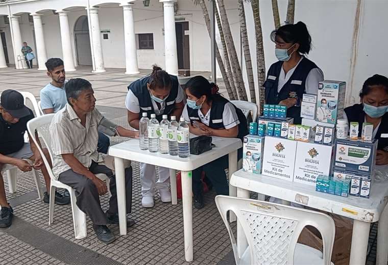 Brigada médica en la Manzana Uno. Foto: Juan Carlos Torrejón