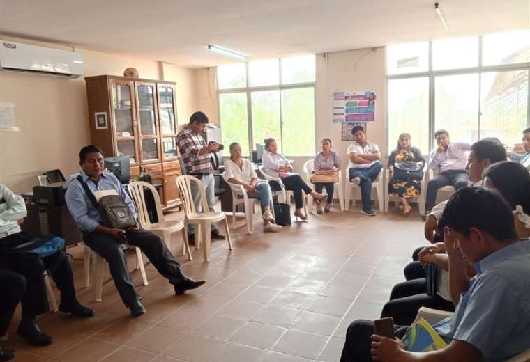 En una reunión de autoridades educativas y sanitarias definieron clases virtuales