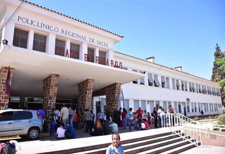 Hospital San Bernardo, en Salta Capital. Cobran atención a extranjeros desde marzo