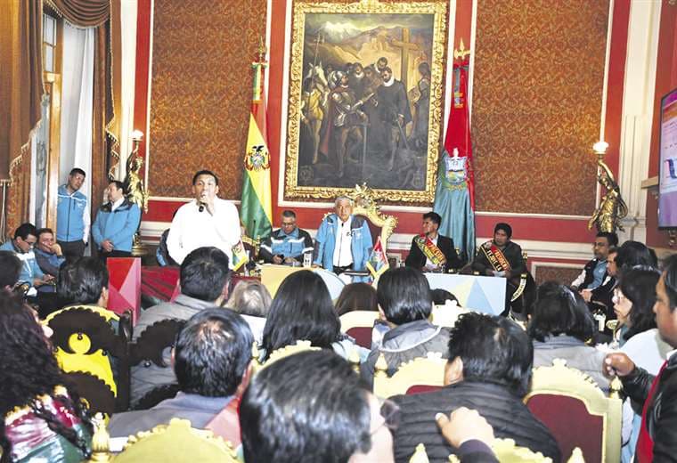 Iván Arias en la Asamblea de la Paceñidad