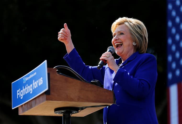 Clinton tiene suficientes delegados para ganar nominación demócrata