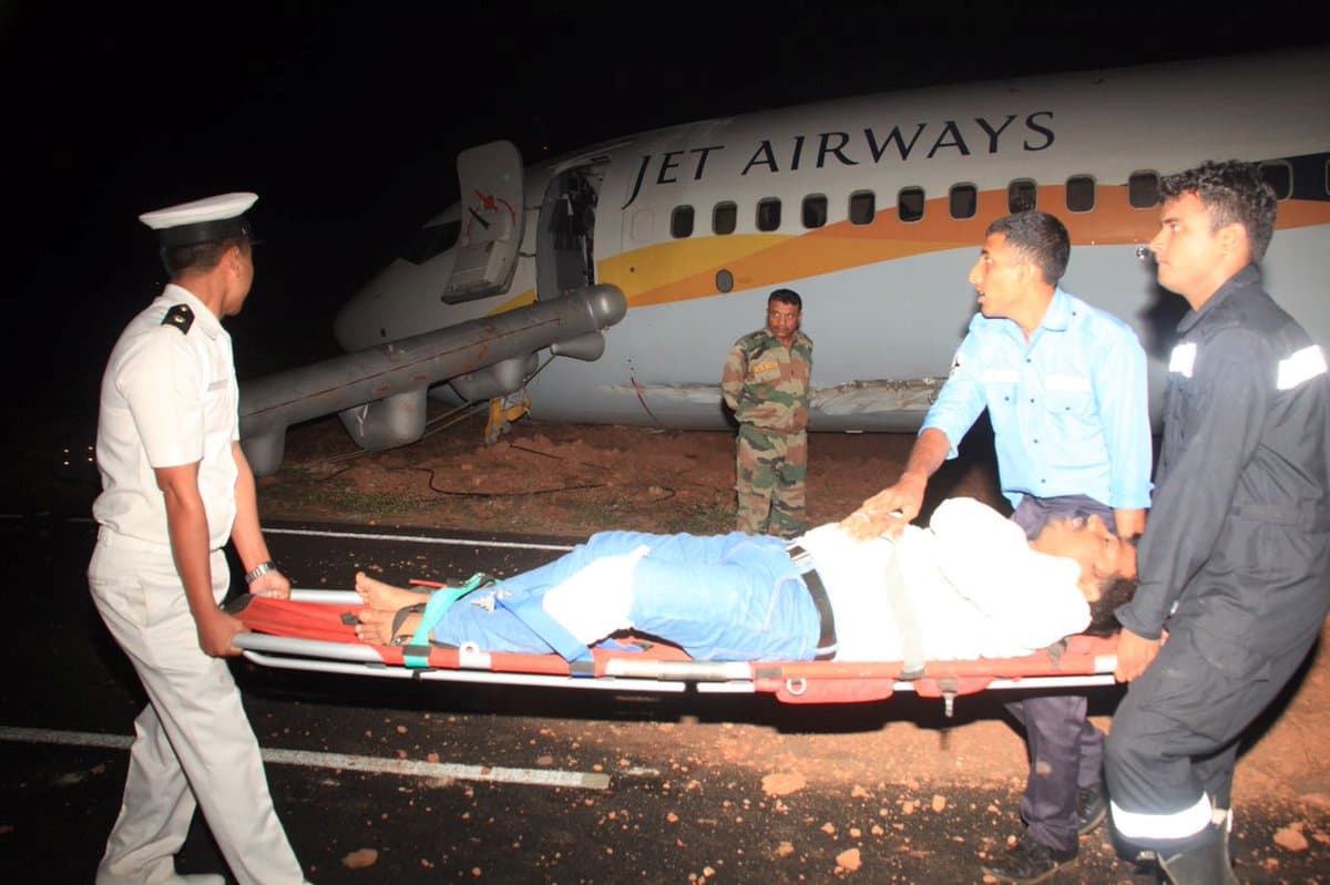 Un avión se sale de pista y causa 12 personas heridas 