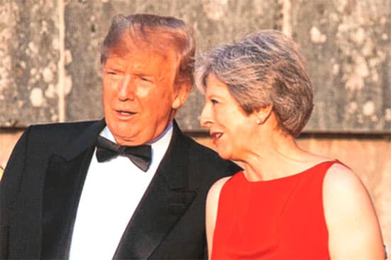 Theresa May tiende una mano a Donald Trump