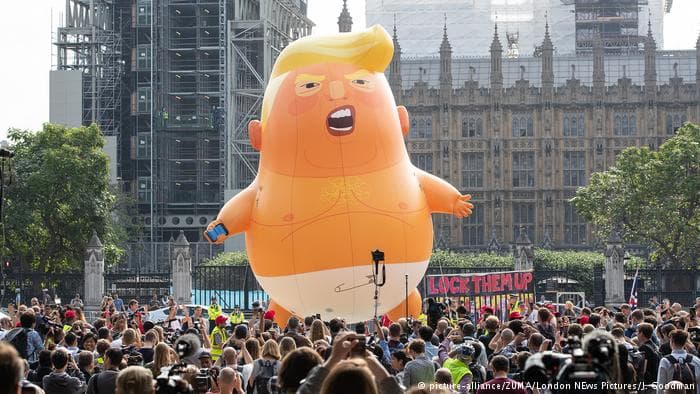 Insólito: globo del 'bebé Trump' sobrevuela el Parlamento de Londres