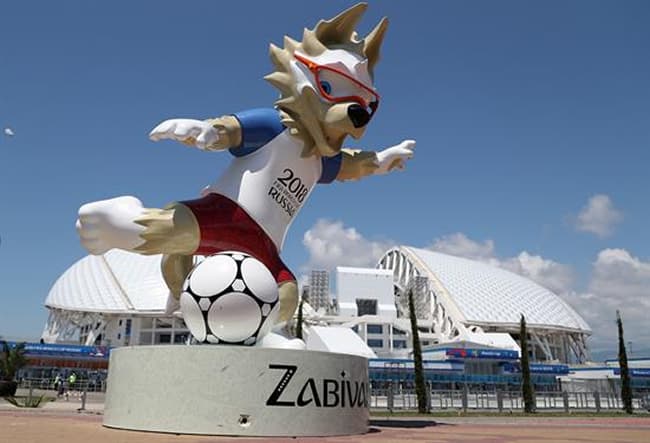 Roban en San Petersburgo una segunda estatua de la mascota del Mundial 2018    