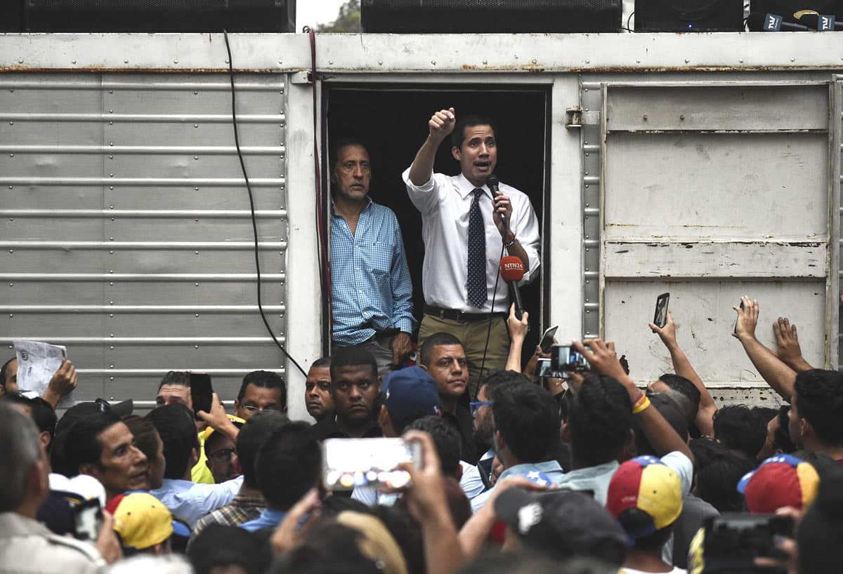 Los palos en la rueda a Guaidó en su camino para desalojar a Maduro