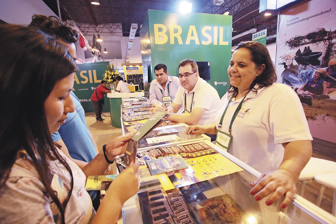 En el Pabellón Brasil se exponen opciones de turismo y tecnología