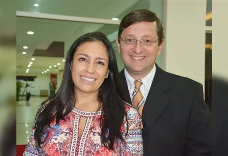 Ojdana Salvatierra brinda respaldo a su esposo Oscar Ortiz (Foto: Página Siete)