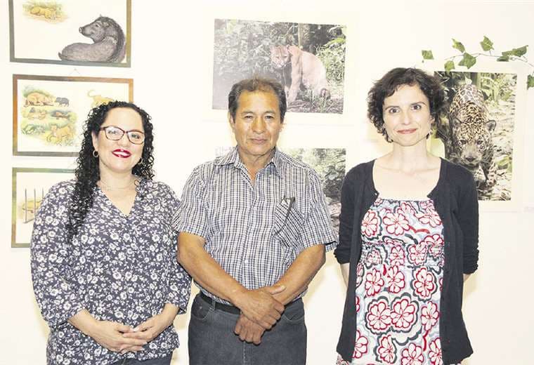 Anfitriones. Analía Villarroel con los artistas José Alanes y Silvia Cuello