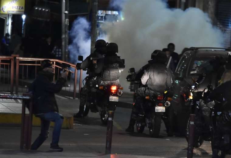 Anoche La Paz volvió a vivir hechos de violencia I Foto: APG Noticias.