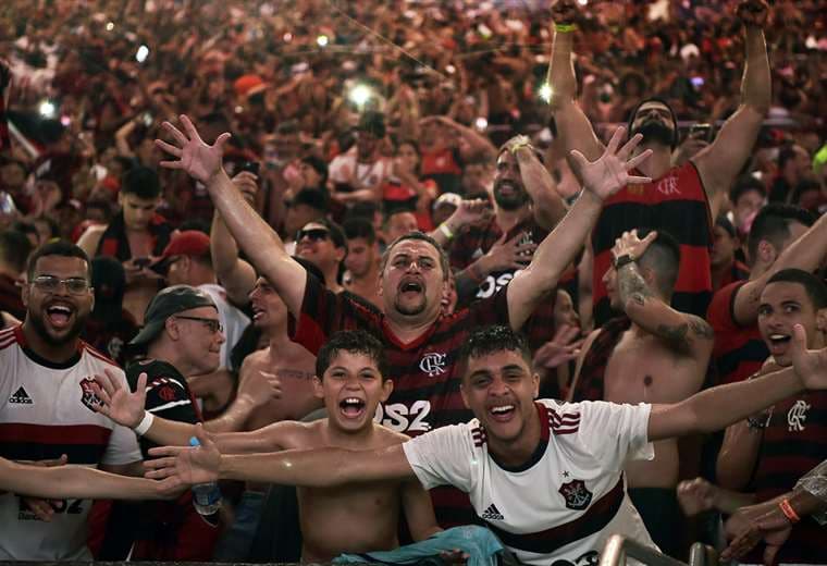 El Carnaval se adelantó para los hinchas de Flamengo. Foto. AFP