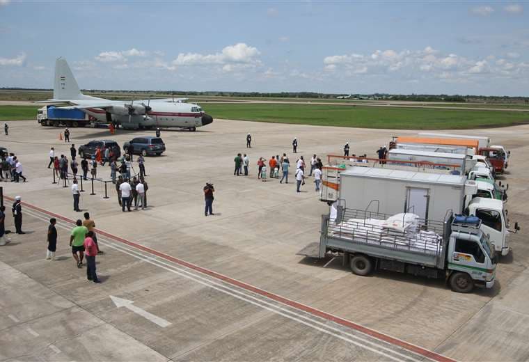 Los aviones Hércules fueron muy importantes para el abastecimiento de comida en La Paz. Foto: Jorge Ibáñez