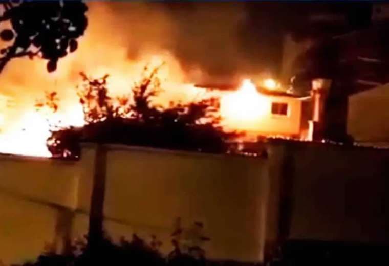 El 10 de noviembre  fue incendiada la casa del rector de la UMSA