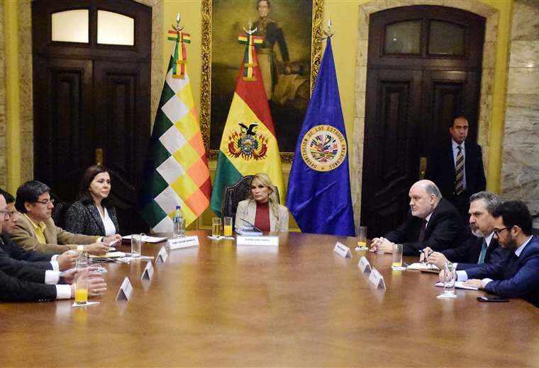En noviembre representantes de la OEA se reunieron con el gobierno de Jeanine Áñez en varias oportunidades. Foto: ABI 