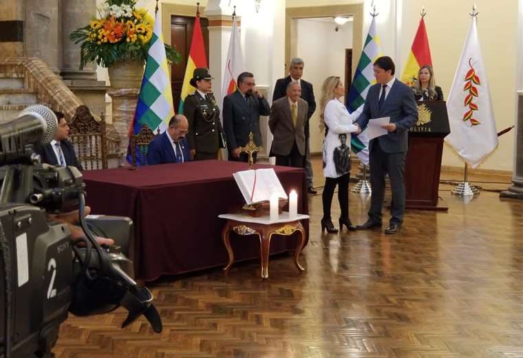 La nueva autoridad posesionada en Palacio Quemado I Foto: Periódico 'Bolivia'.