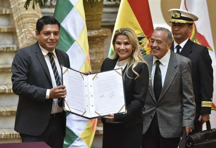 El documento fue presentado en Palacio Quemado I Foto: APG Noticias.