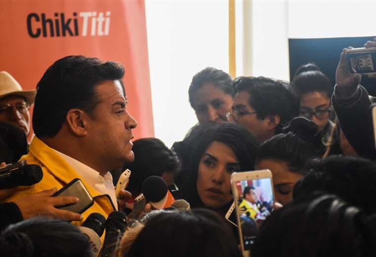 El alcalde en contacto con periodistas I Foto: GAMLP.