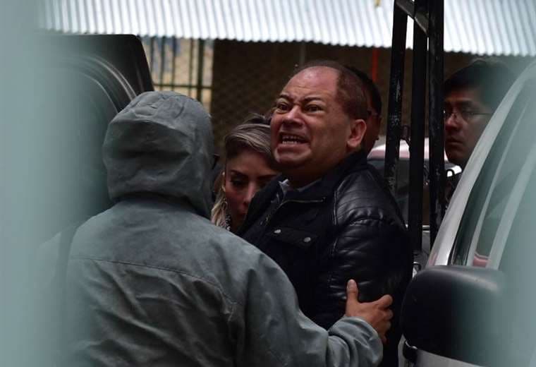 El momento en que el exministro Carlos Romero es llevado a Fiscalía | Foto: APG