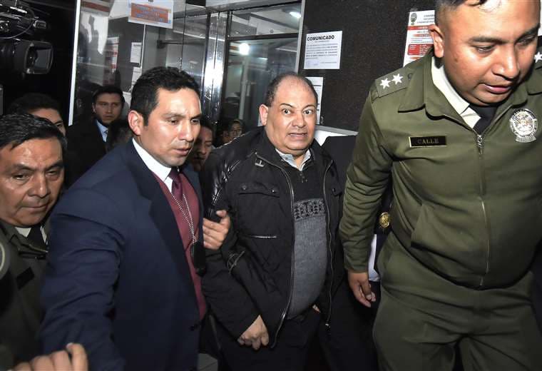 Ayer martes, Carlos Romero llegó a la Fiscalía para declarar por el caso Uelicn. Foto: APG