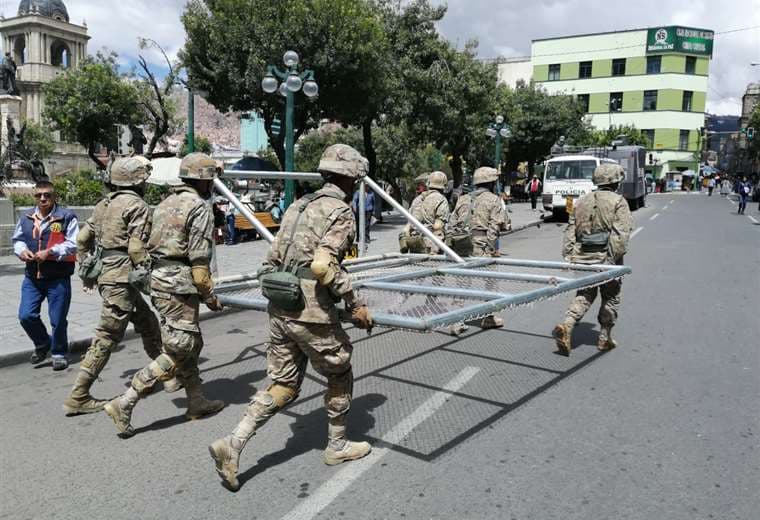 Soldados desplegados en plaza Murillo I Foto: APG Noticias.