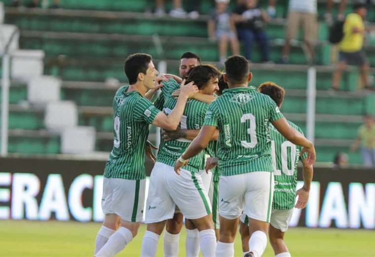 La celebración tras el gol de Juan Diego Gutiérrez. Foto: Fuad Landívar