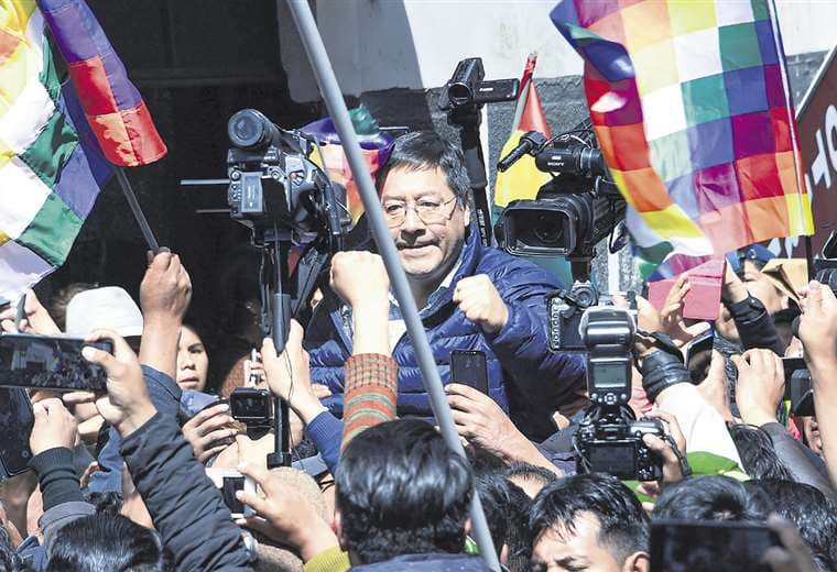 Simpatizantes del MAS acompañan al candidato en todas sus presentaciones públicas | Foto: APG