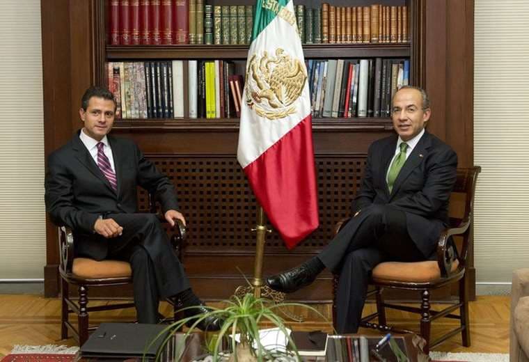 Enrique Peña Nieto y Felipe Calderón, expresidentes de México. Foto Internet