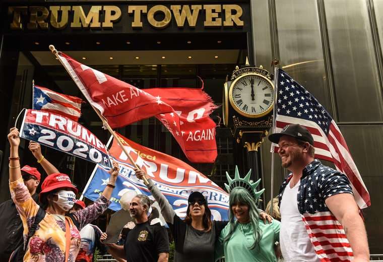 Un mitin de partidarios ante la Torre Trump de Nueva York. Foto AFP