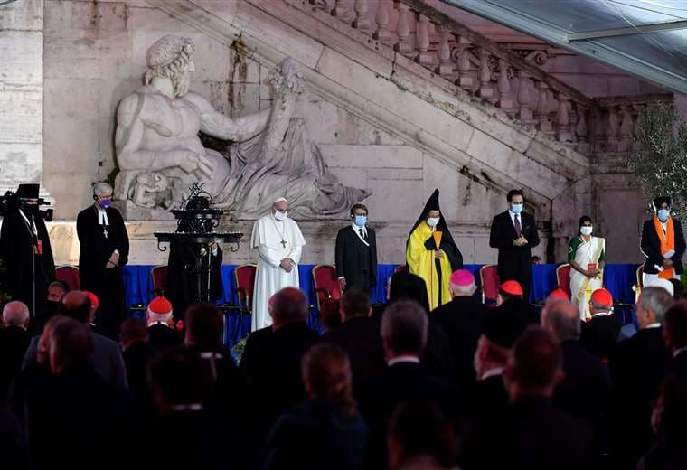 Los líderes religiosos en el Capitolio del Vaticano. Foto AFP