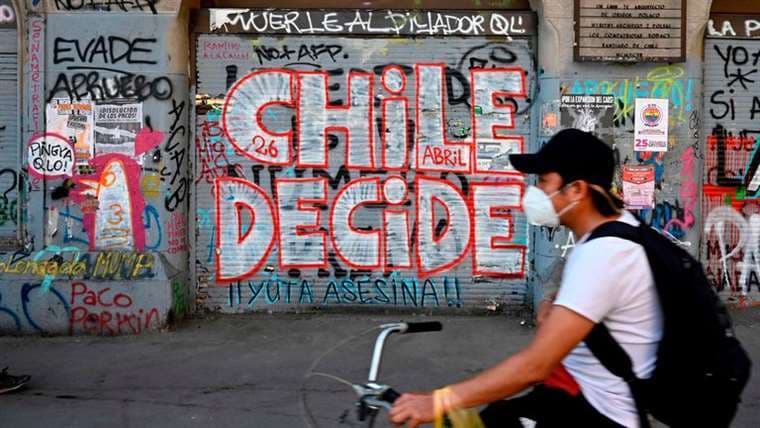 Chile decidirá en un plebiscito si quieren o no redactar una nueva Constitución 
