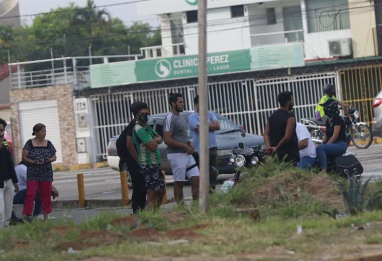 Vecinos bloquean vías/Foto: Ricardo Montero