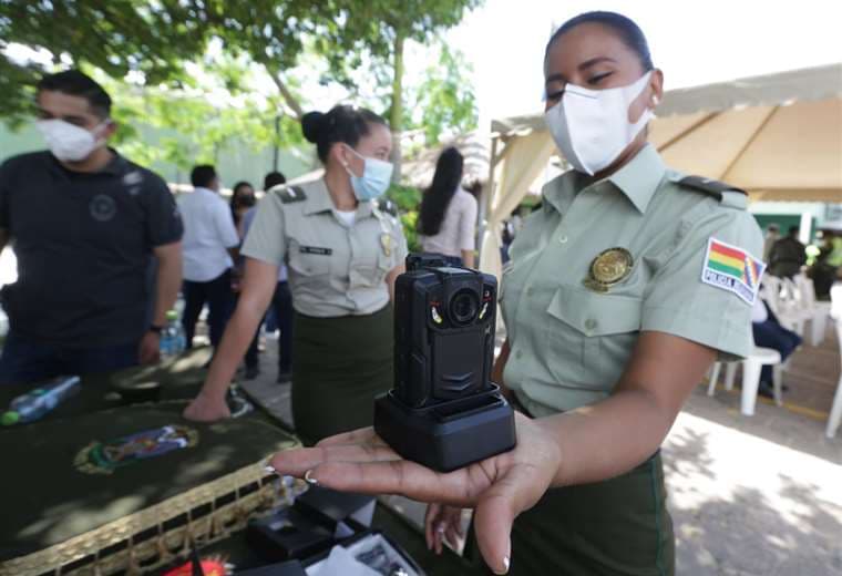 Murillo entrega body cams en el Comando Departamental/Foto: Fuad Landívar