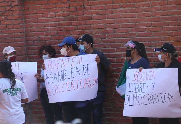 Se mantienen las manifestaciones en el Comité Cívico cruceño. Foto: Ipa Ibáñez