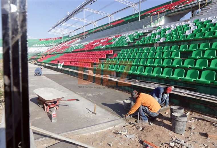 Los trabajos continúan en el estadio Tahuichi. Foto: Fuad Landívar