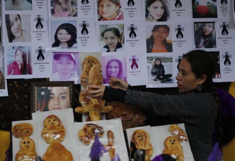 "Mujeres de fuego" homenajean a víctimas de feminicidio. Fotos: APG