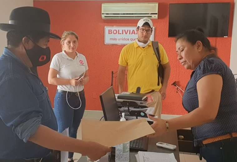 “Tata” Quispe pide a Camacho declinar su candidatura para no dispersar el voto