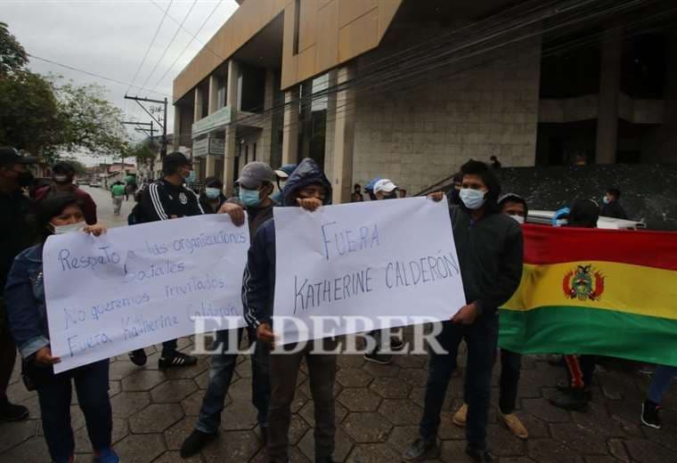 Los manifestantes cerraron la calle. Fotos: Juan Carlos Torrejón