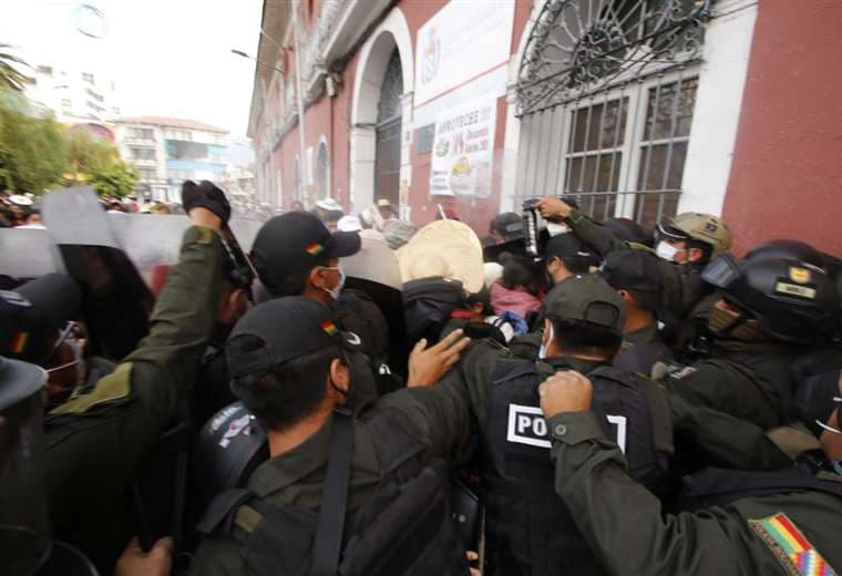 La protesta de padres en Cochabamba I APG Noticias.