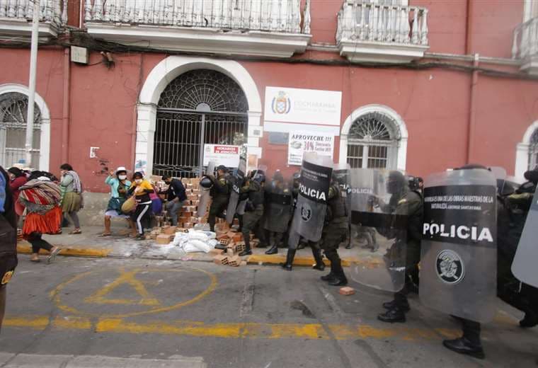 La protesta de padres en Cochabamba I APG Noticias.