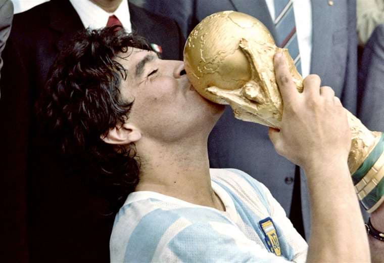 Maradona campeón del mundo I internet.