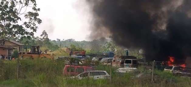 El incendio en el depósito de Chimoré (Foto: RRSS) 