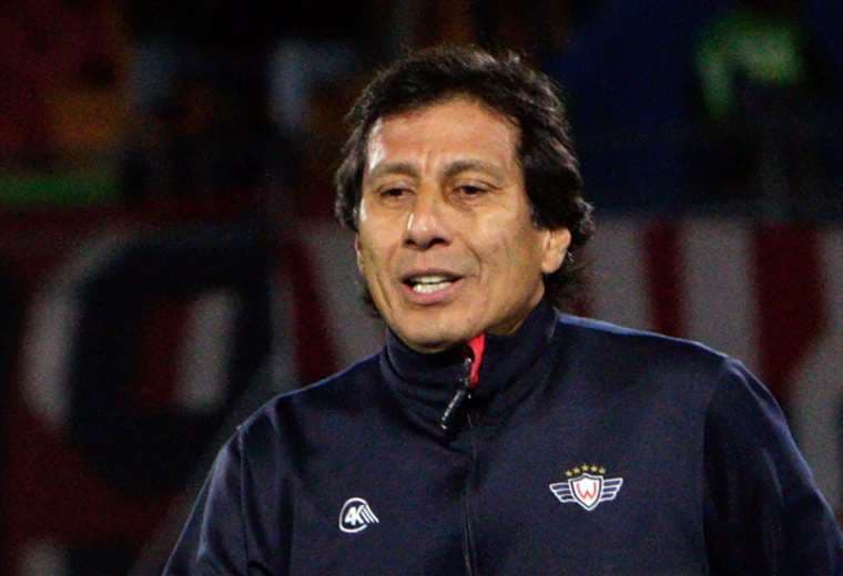 Álvaro Peña, entrenador y exmundialista boliviano. Foto: Internet