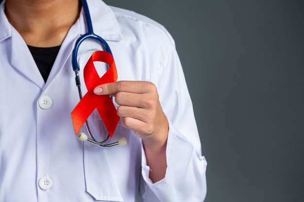 Defensoría del pueblo reclama atención confiable a personas con VIH